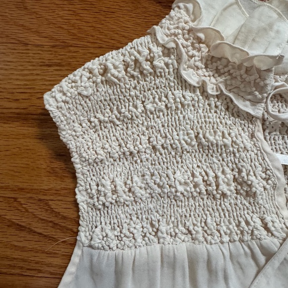 Free People Ruffle Me Up Sleeveless Front Tie Blouse Ivory Size Medium Casual - Picture 10 of 10